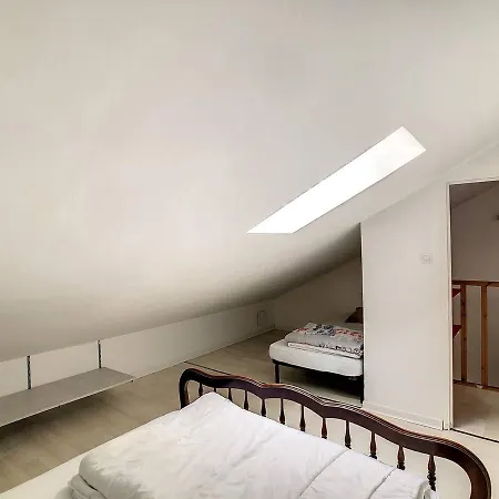 Отель Maison 4 Pers. : Calme, Renovee, Proche Centre Et Marche, Avec Veranda Et Cour - Fr-1-710-15 2*